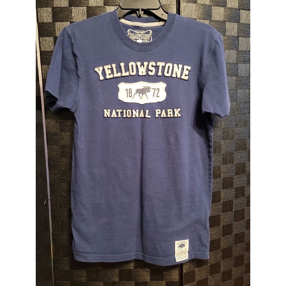 Yellowstone National Park 1872 T-Shirt size Small